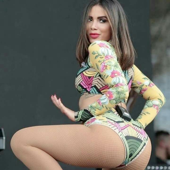Anitta #cA0hyRsv