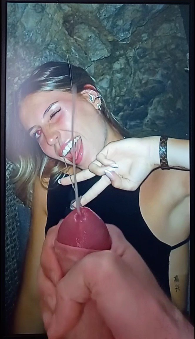 Super gorgeous fencing player G. C. deserves some dainty loads on her b-day period♉💦♎🎂😋cumtribute #TipLCTcC